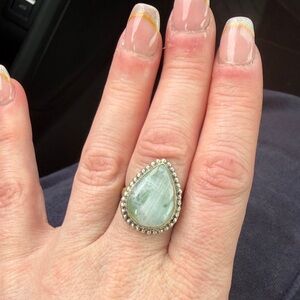Elegant Silver and Green Teardrop Ring